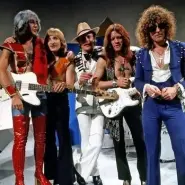 Cover art for Roll Away The Stone lyrics by Mott The Hoople