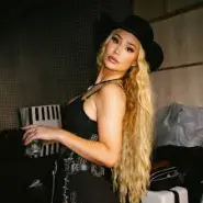 Cover art for Heavy Crown (feat. Ellie Goulding) lyrics by Iggy Azalea