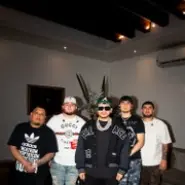 Cover art for Me Jalo lyrics by Fuerza Regida & Grupo Frontera